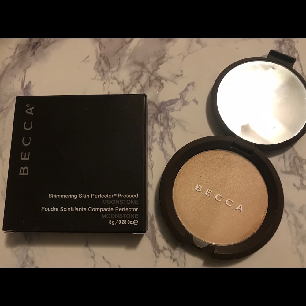 Becca Moonstone Pressed Highlighter